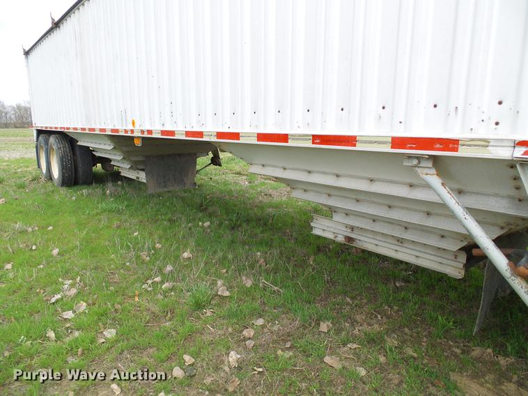 image for item DF7205 1985 Wilson AGH-700 double hopper bottom grain trailer