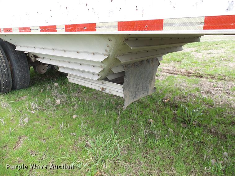 image for item DF7205 1985 Wilson AGH-700 double hopper bottom grain trailer