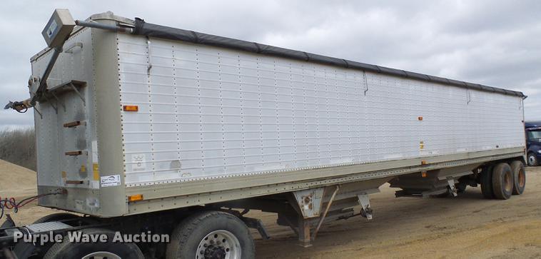 image for item DF7206 1990 Wilson DWH-200 double hopper bottom grain trailer