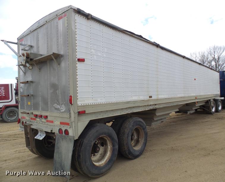 image for item DF7206 1990 Wilson DWH-200 double hopper bottom grain trailer