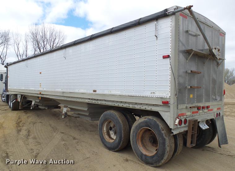 image for item DF7206 1990 Wilson DWH-200 double hopper bottom grain trailer