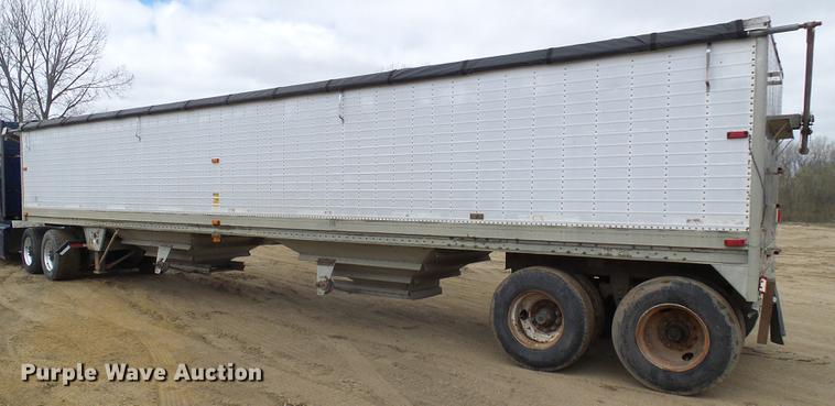 image for item DF7206 1990 Wilson DWH-200 double hopper bottom grain trailer