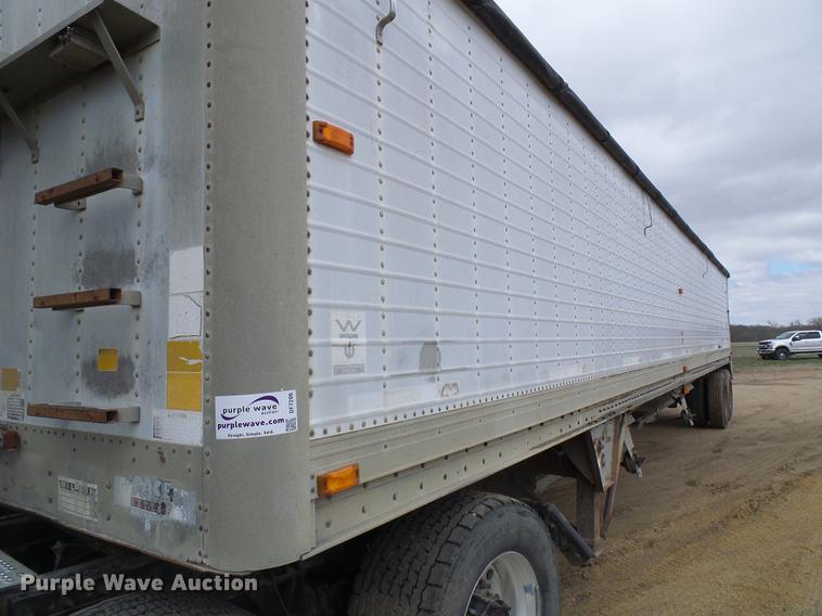 image for item DF7206 1990 Wilson DWH-200 double hopper bottom grain trailer