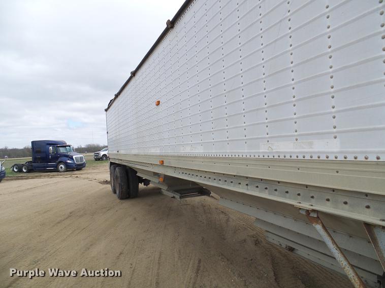 image for item DF7206 1990 Wilson DWH-200 double hopper bottom grain trailer