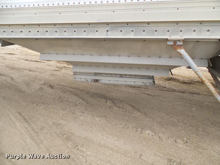 image for item DF7206 1990 Wilson DWH-200 double hopper bottom grain trailer