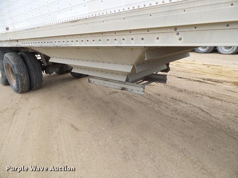 image for item DF7206 1990 Wilson DWH-200 double hopper bottom grain trailer