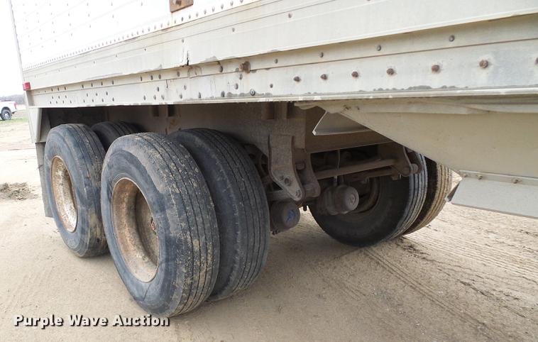 image for item DF7206 1990 Wilson DWH-200 double hopper bottom grain trailer