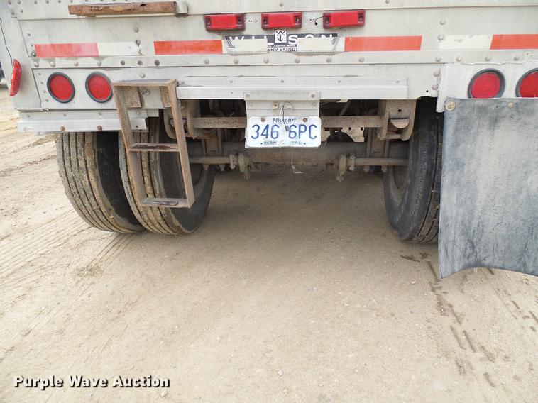 image for item DF7206 1990 Wilson DWH-200 double hopper bottom grain trailer