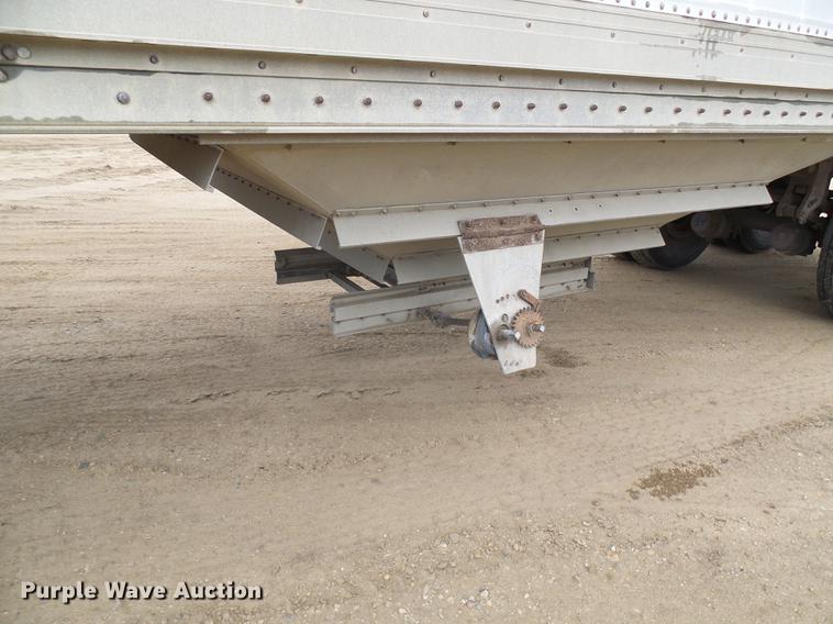 image for item DF7206 1990 Wilson DWH-200 double hopper bottom grain trailer