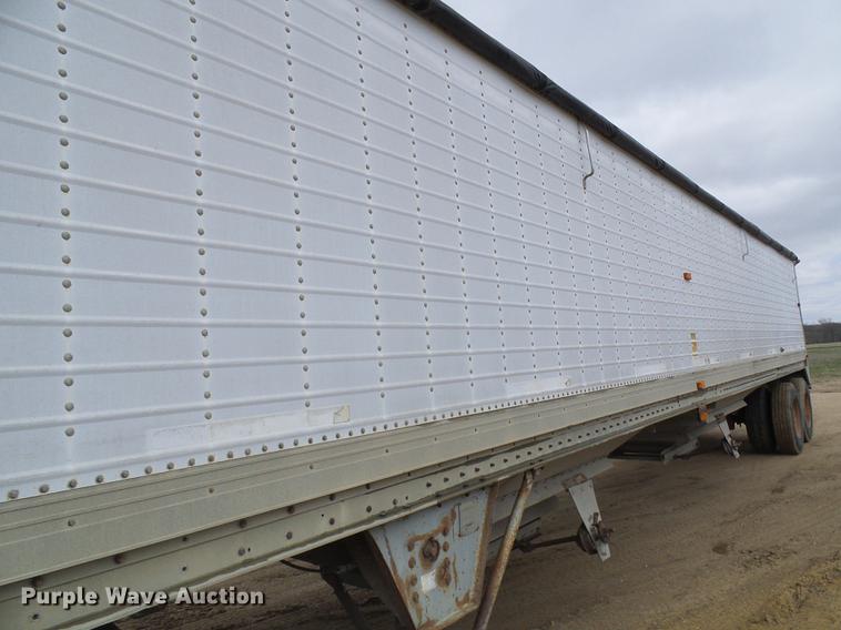 image for item DF7206 1990 Wilson DWH-200 double hopper bottom grain trailer