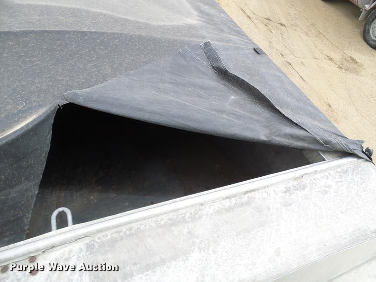 image for item DF7206 1990 Wilson DWH-200 double hopper bottom grain trailer