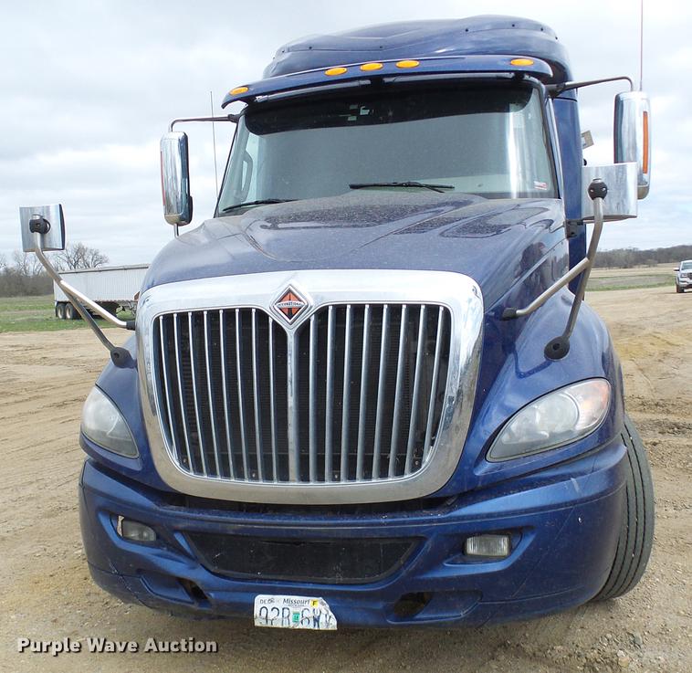 image for item DF7207 2013 International ProStar semi truck
