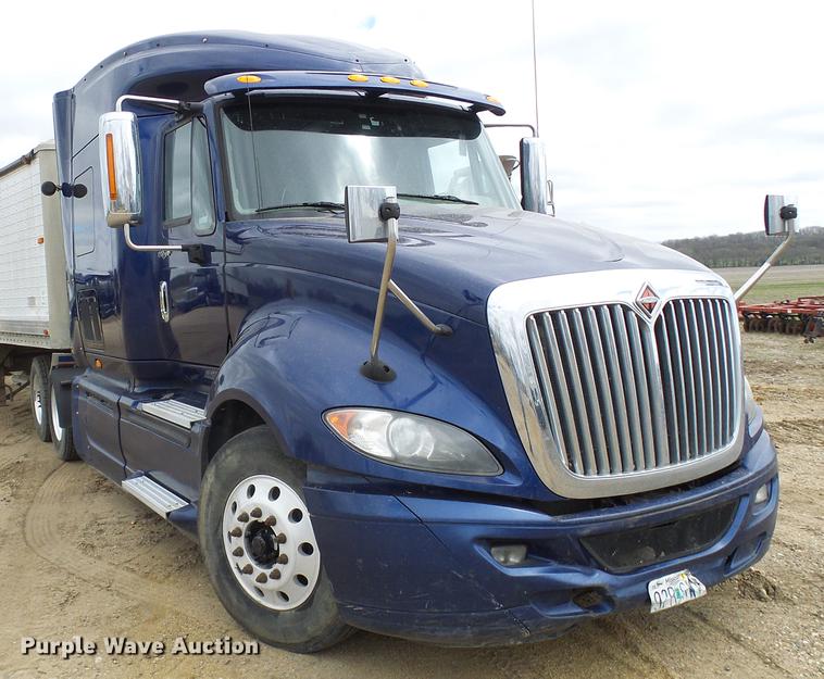 image for item DF7207 2013 International ProStar semi truck