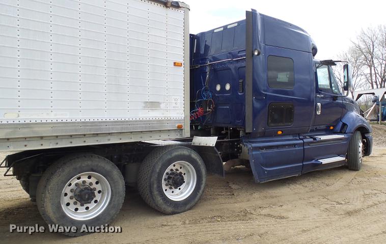 image for item DF7207 2013 International ProStar semi truck