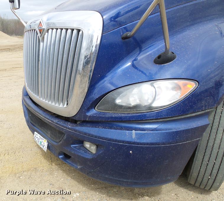 image for item DF7207 2013 International ProStar semi truck