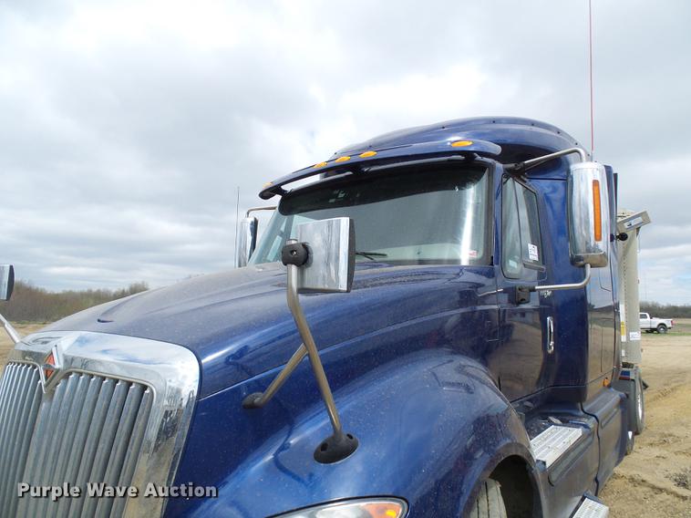 image for item DF7207 2013 International ProStar semi truck