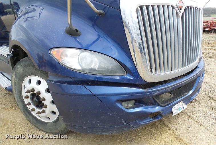 image for item DF7207 2013 International ProStar semi truck