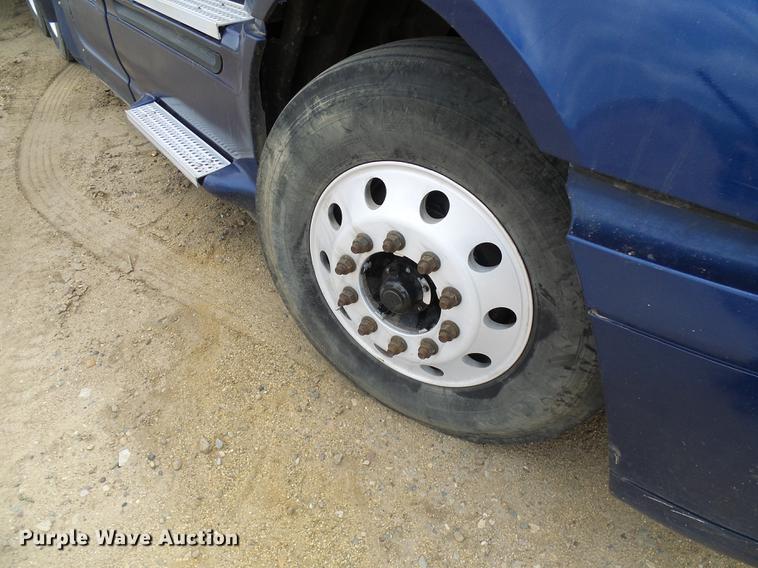 image for item DF7207 2013 International ProStar semi truck