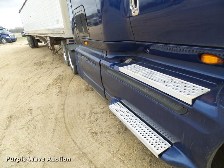 image for item DF7207 2013 International ProStar semi truck