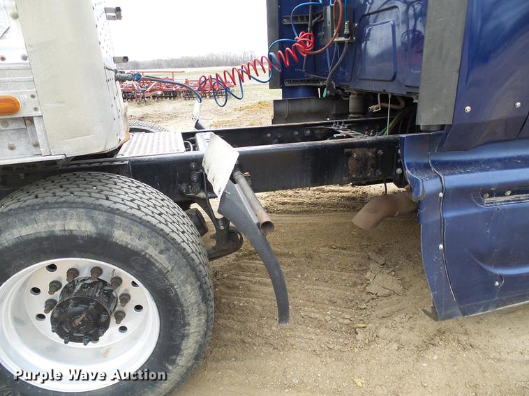 image for item DF7207 2013 International ProStar semi truck