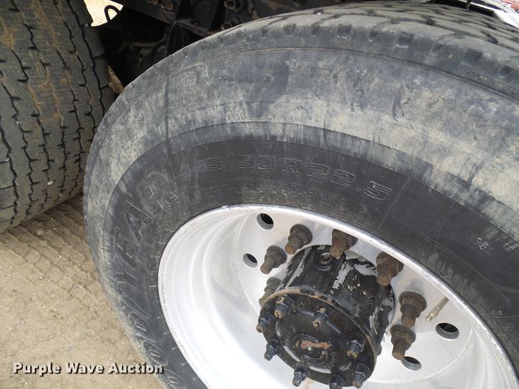 image for item DF7207 2013 International ProStar semi truck