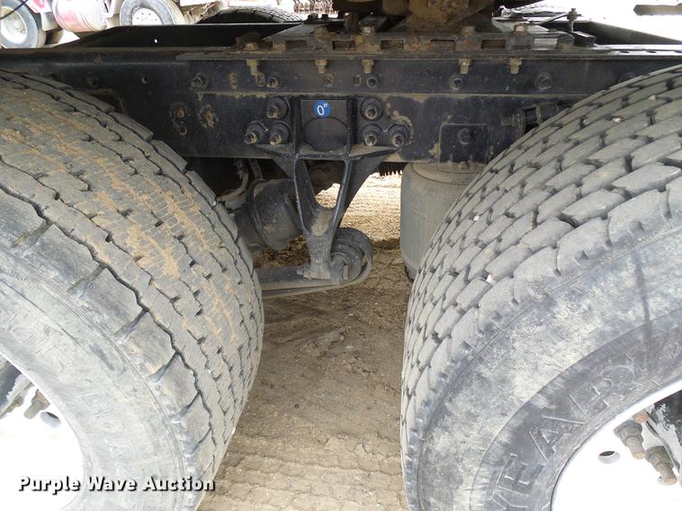 image for item DF7207 2013 International ProStar semi truck