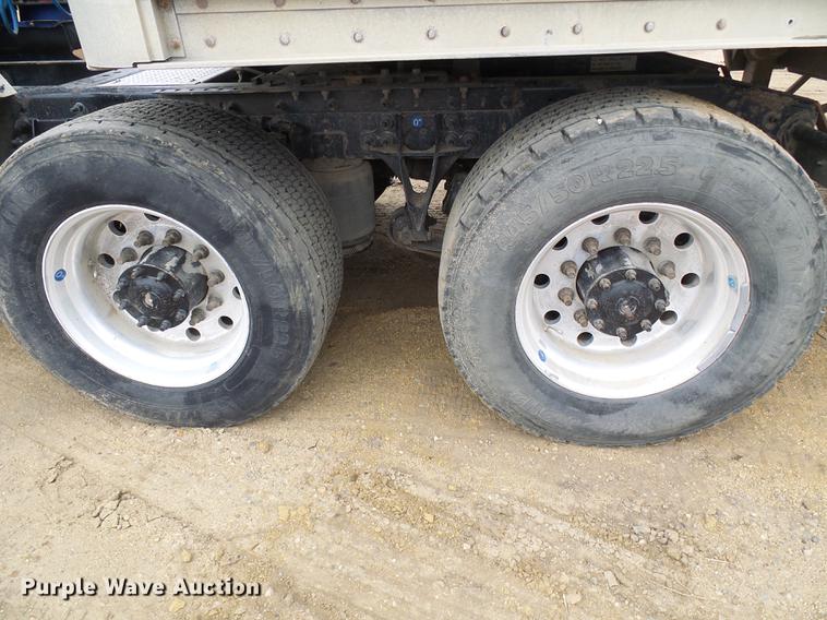 image for item DF7207 2013 International ProStar semi truck