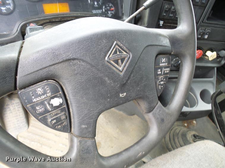 image for item DF7207 2013 International ProStar semi truck