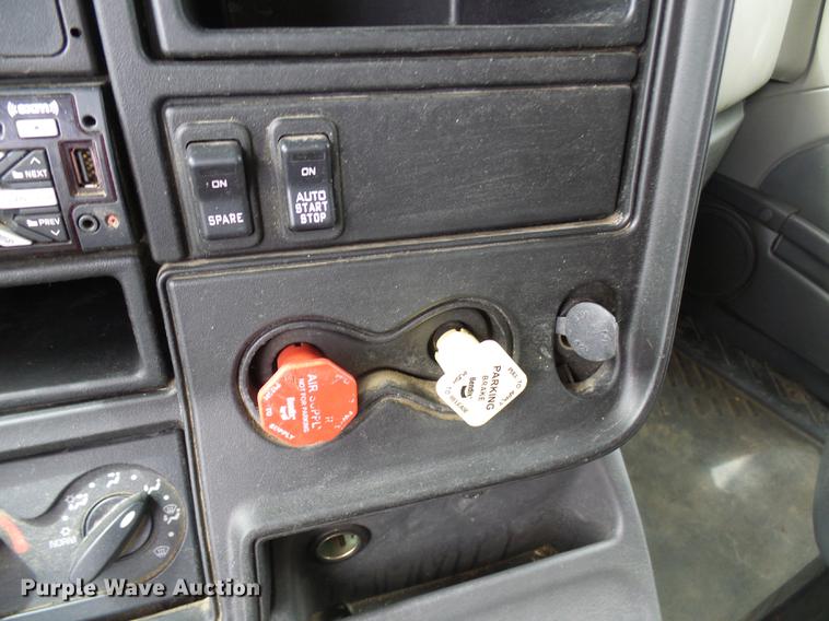 image for item DF7207 2013 International ProStar semi truck