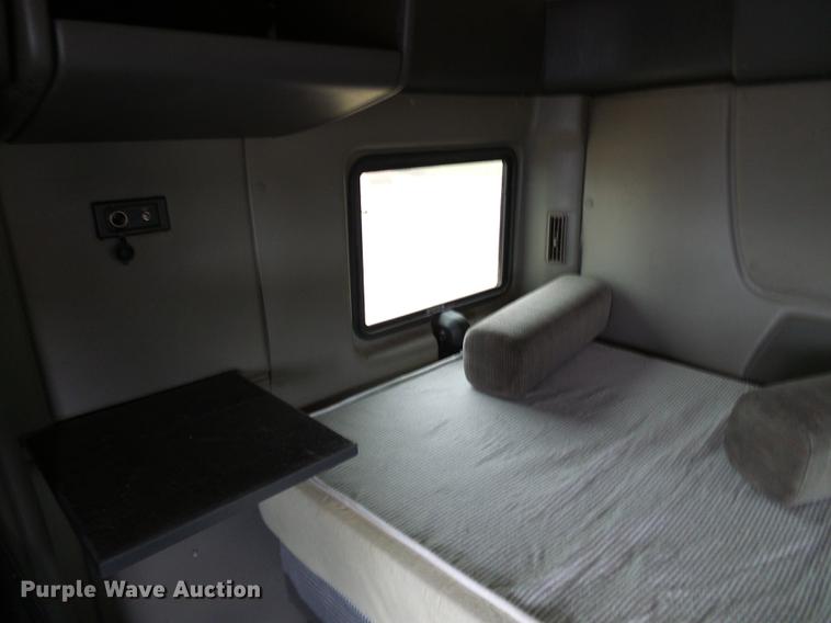 image for item DF7207 2013 International ProStar semi truck