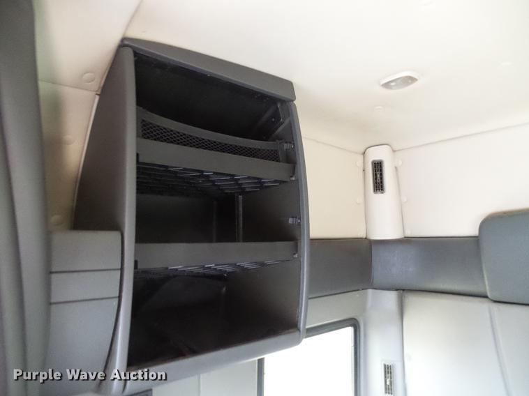 image for item DF7207 2013 International ProStar semi truck