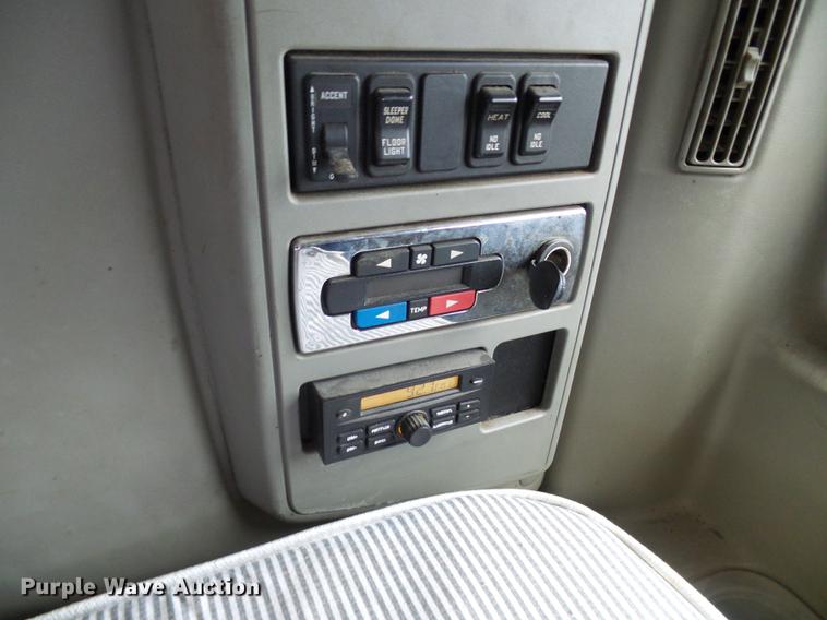 image for item DF7207 2013 International ProStar semi truck