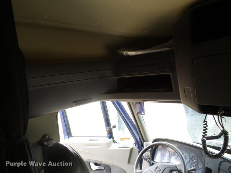 image for item DF7207 2013 International ProStar semi truck