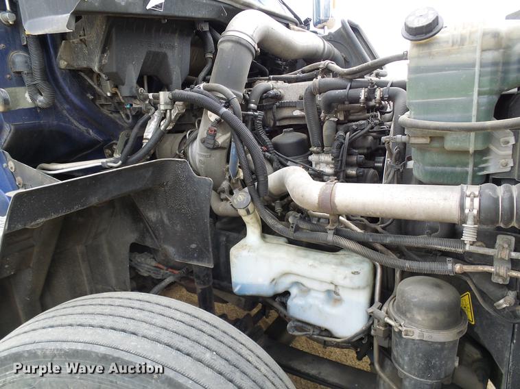 image for item DF7207 2013 International ProStar semi truck