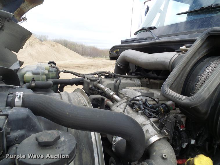 image for item DF7207 2013 International ProStar semi truck