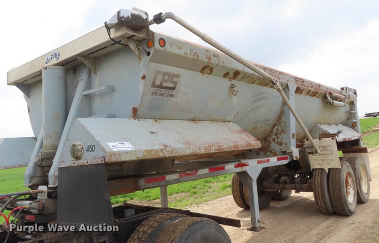 image for item DF7826 2000 CPS end dump trailer