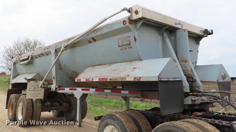 image for item DF7826 2000 CPS end dump trailer