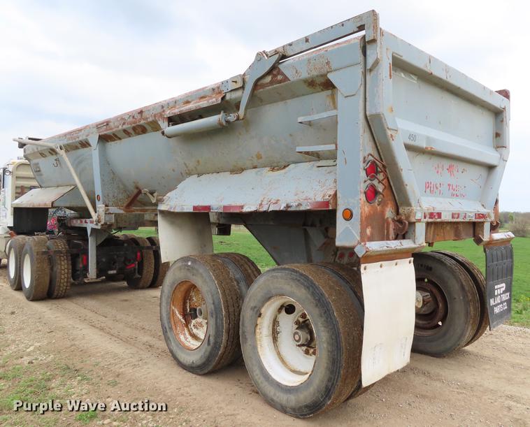 image for item DF7826 2000 CPS end dump trailer