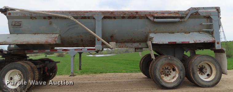 image for item DF7826 2000 CPS end dump trailer