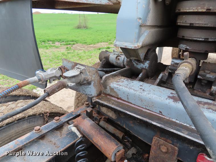 image for item DF7826 2000 CPS end dump trailer