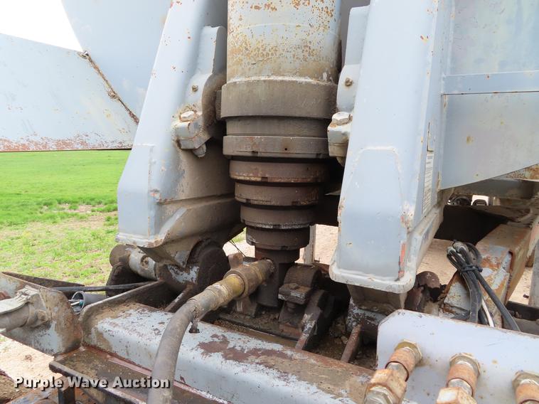 image for item DF7826 2000 CPS end dump trailer