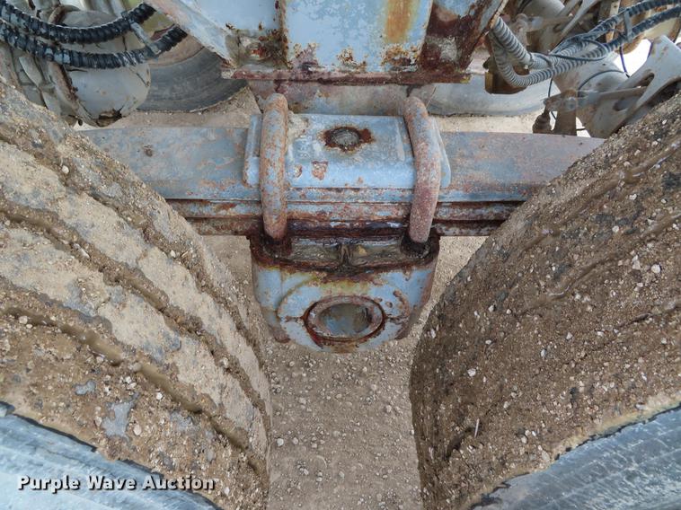 image for item DF7826 2000 CPS end dump trailer