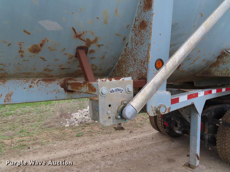 image for item DF7826 2000 CPS end dump trailer