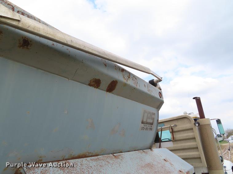 image for item DF7826 2000 CPS end dump trailer