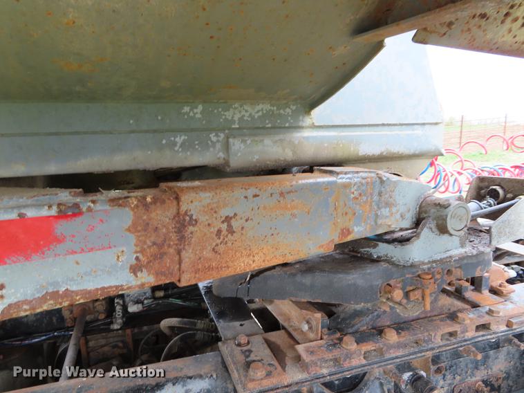 image for item DF7826 2000 CPS end dump trailer