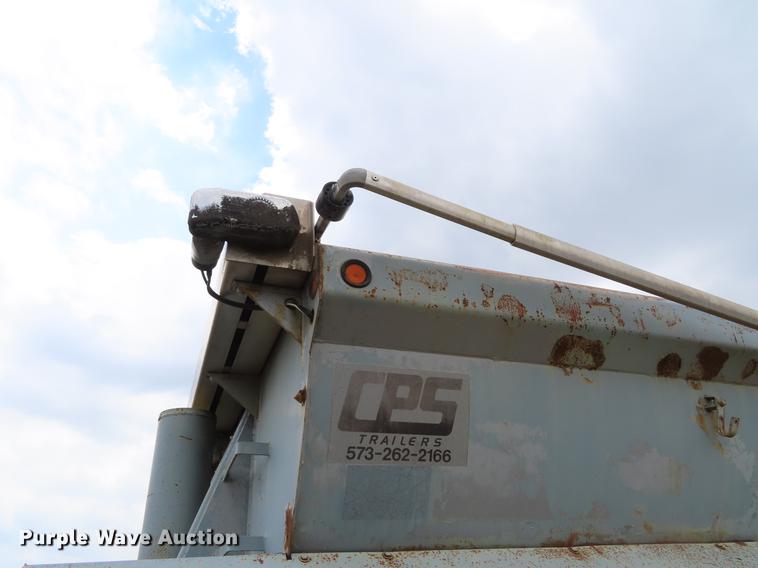 image for item DF7826 2000 CPS end dump trailer