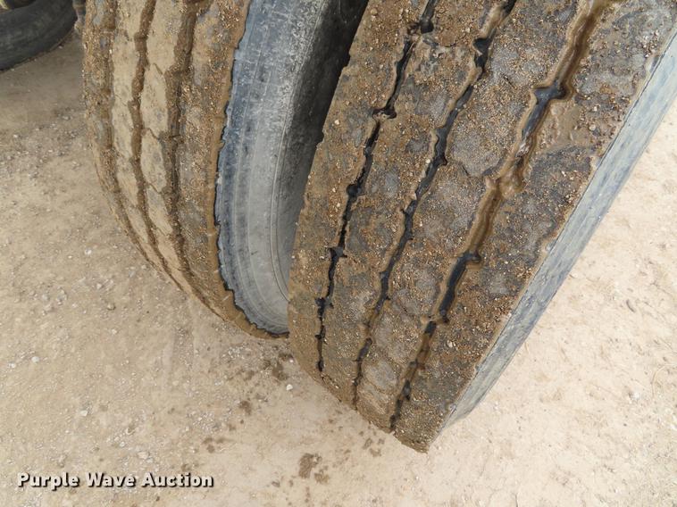 image for item DF7826 2000 CPS end dump trailer