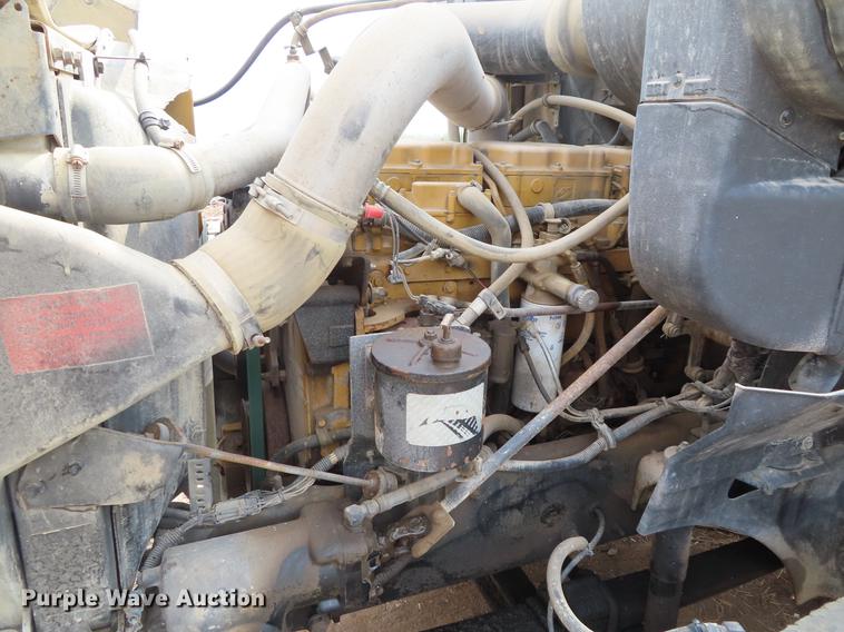 image for item DF7827 1999 International 9200 semi truck