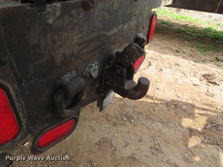 image for item DF7827 1999 International 9200 semi truck