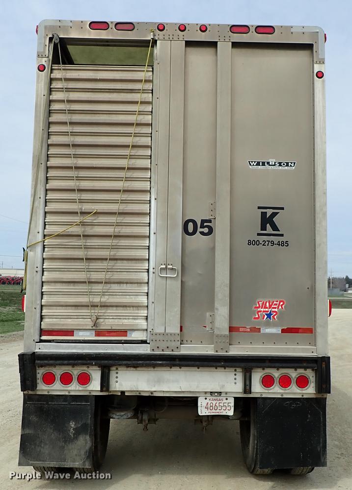 image for item DF8911 2011 Wilson Silver Star PSDCL-402 livestock trailer